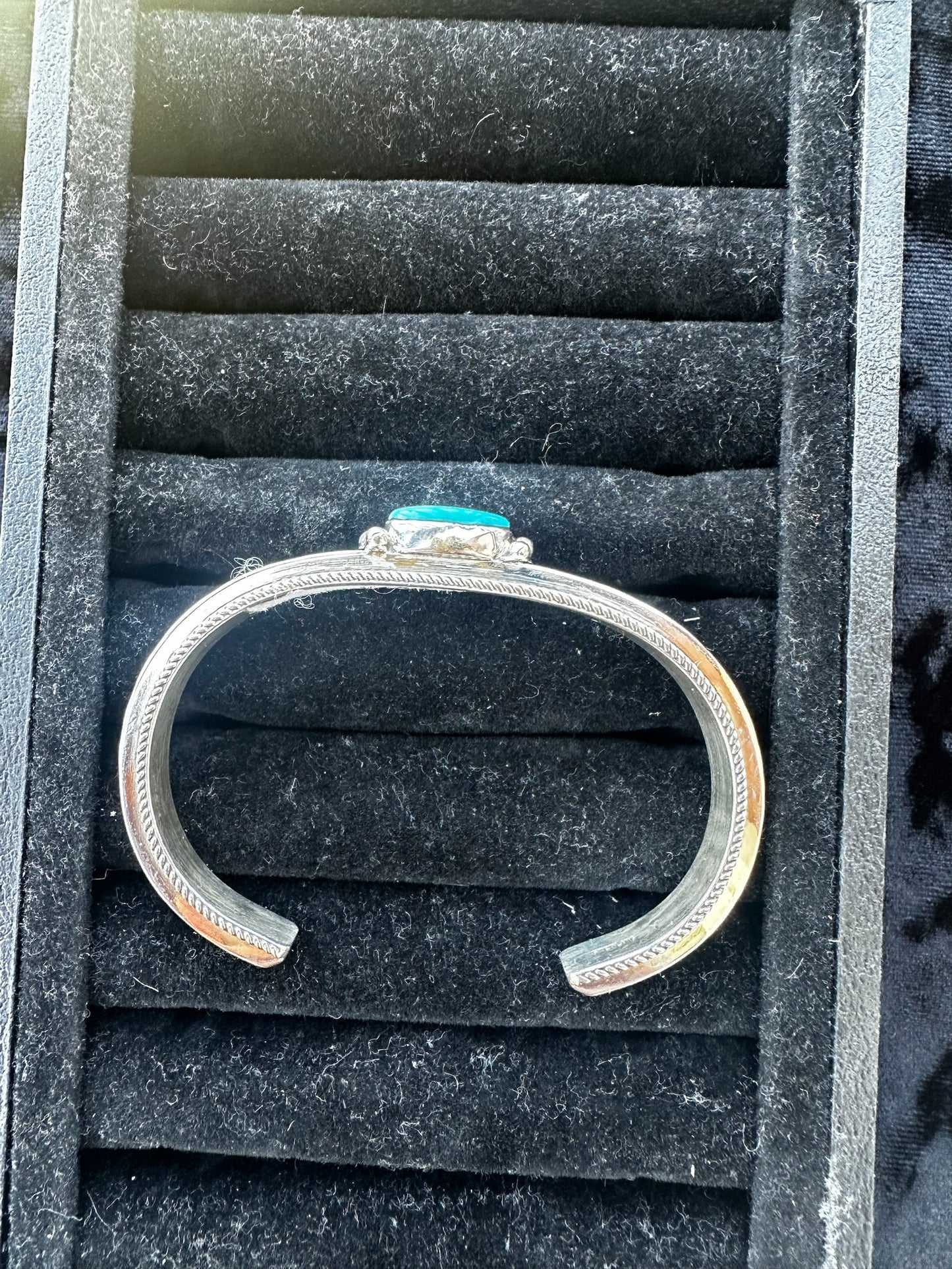 Women's Narrow Cuff Kingman Turquoise and Sterling Silver - Handcrafted Native American - Tom Yazzie, Tommie Yazzie