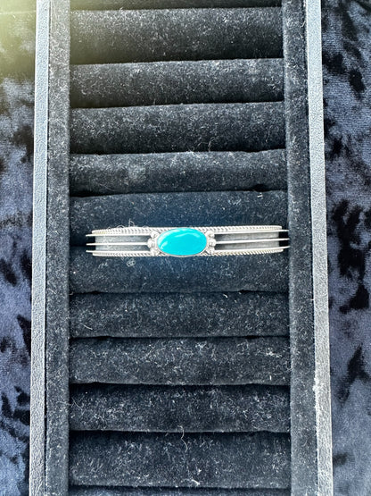 Women's Narrow Cuff Kingman Turquoise and Sterling Silver - Handcrafted Native American - Tom Yazzie, Tommie Yazzie