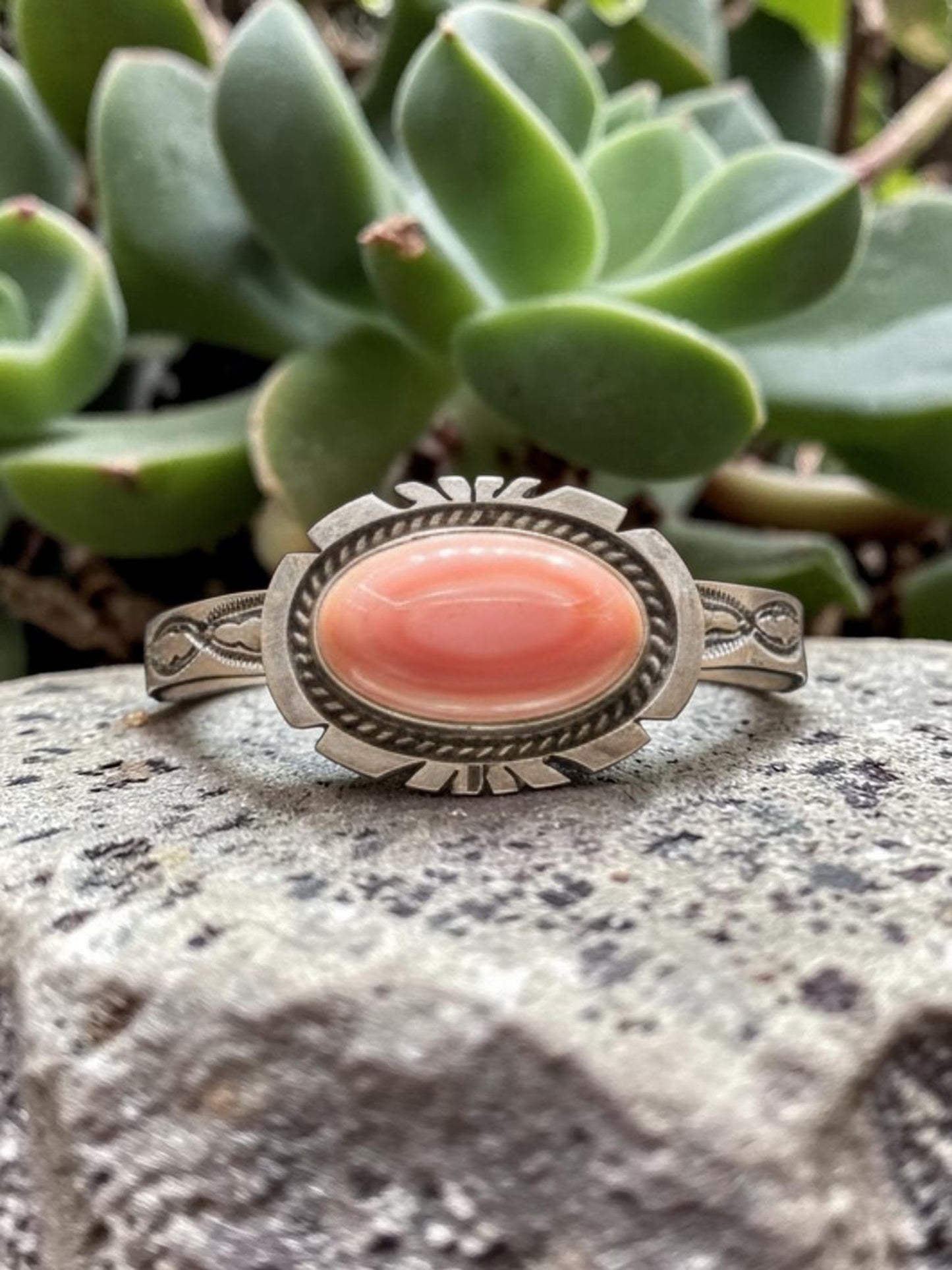 Medium Queen Pink Conch Cuff Bracelet - Sterling Silver - Handmade Native American - Leroy James