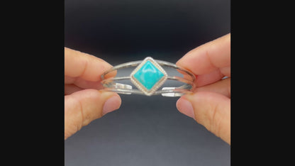 Women's Cuff Kingman Turquoise and Sterling Silver - Handcrafted Native American